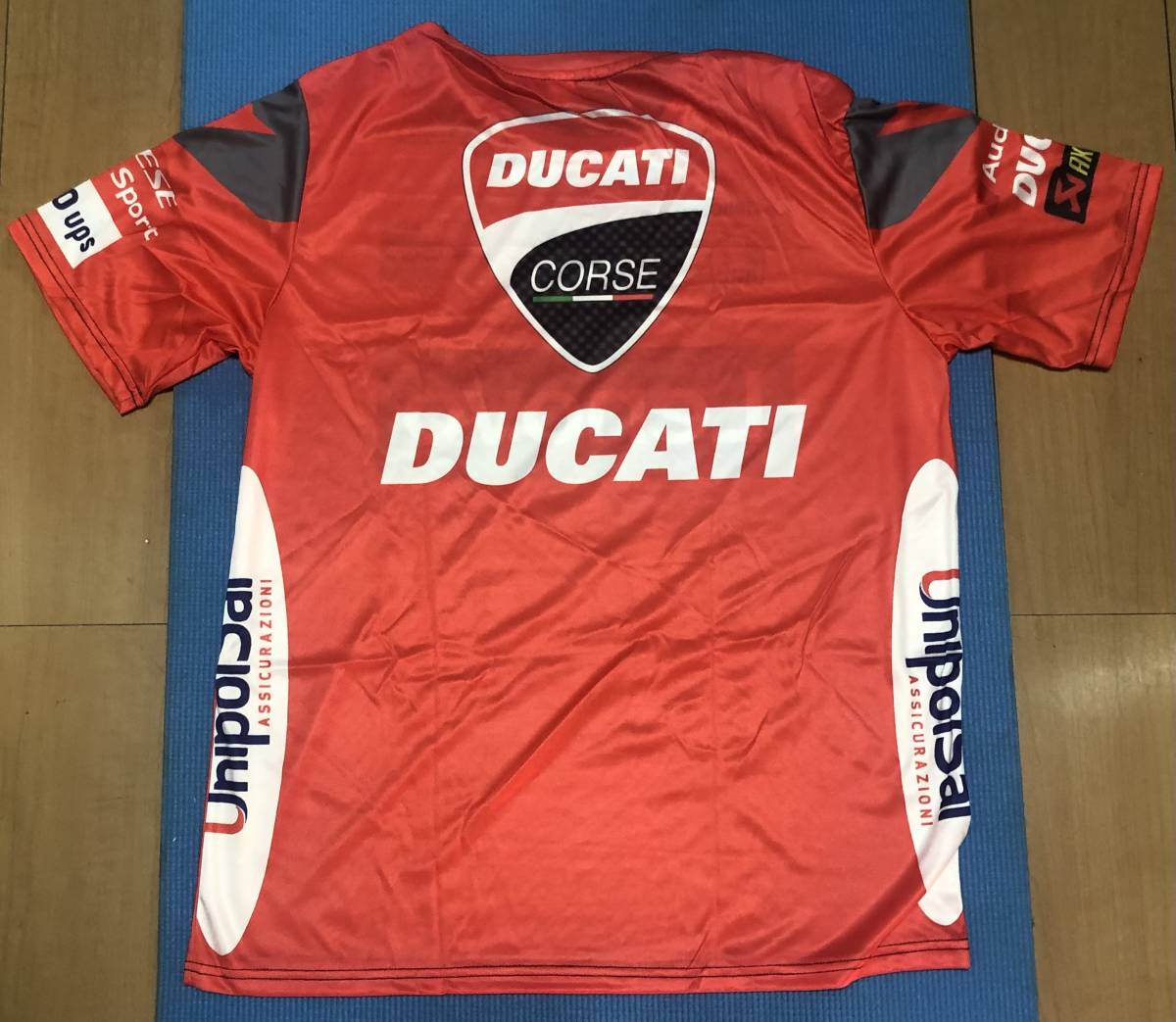 ドゥカティ　Ducati　バイク　レース　サーキット　ピット　クルー　シャツ　パドック　c_画像2