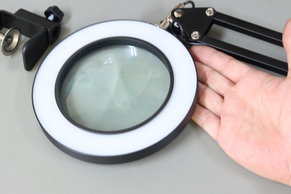 調光調色LEDスタンドルーペ k2333 虫眼鏡　老眼鏡　拡大鏡　模型製作　スタンドライト_画像4