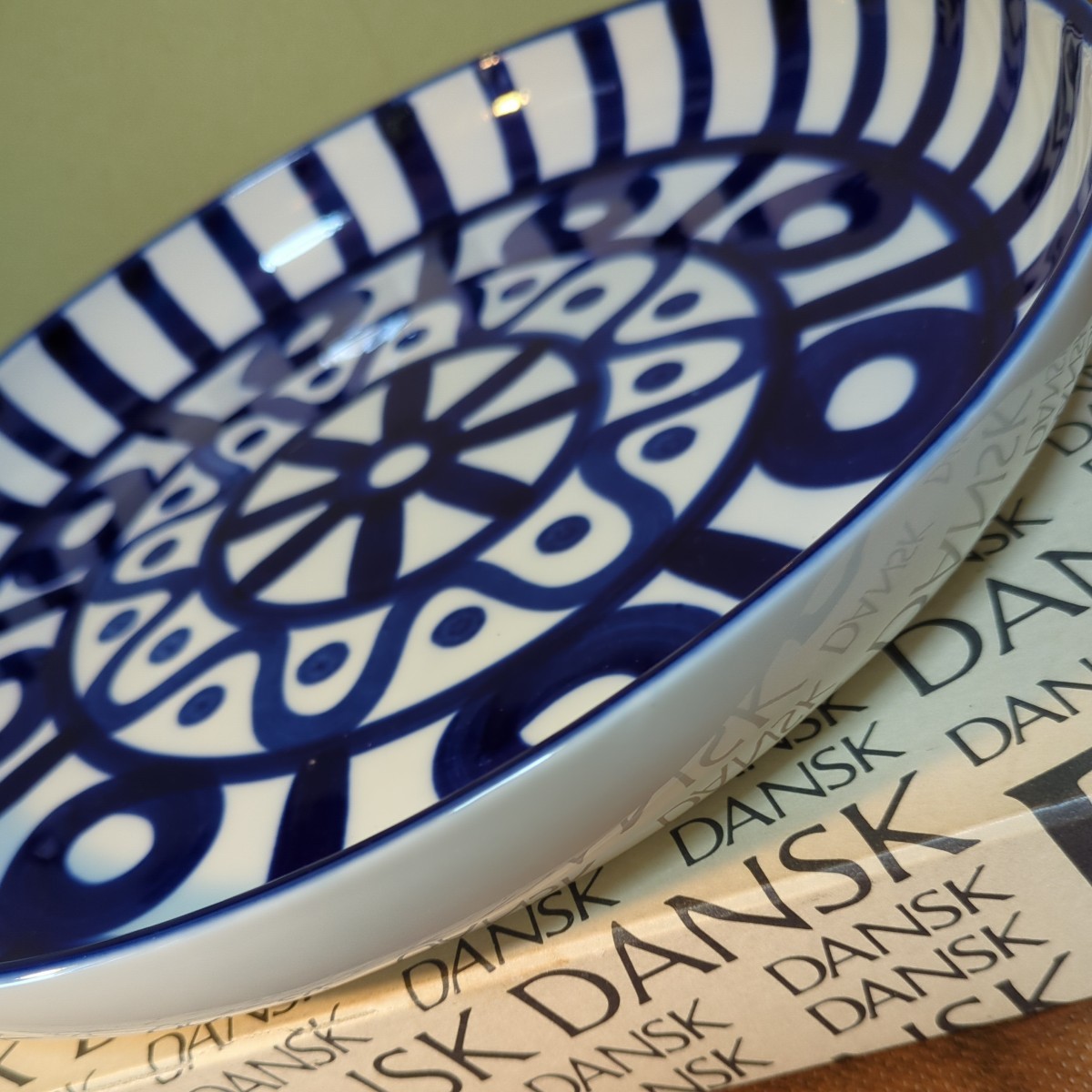 ダンスク DANSK アラベスク サービング プラター プレート 33cm 大皿 手描き 白地 ブルー モダンアート 北欧デンマーク テーブルウェア_画像3