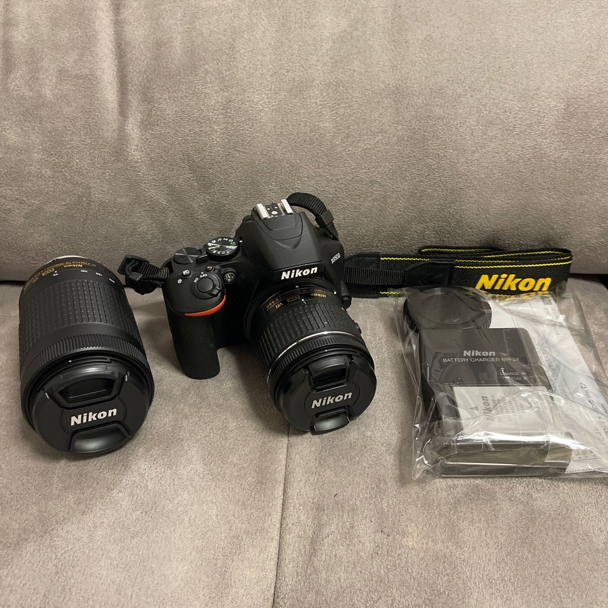 Nikon D3500 ダブルズームキット 超美品|Yahoo!フリマ(旧PayPayフリマ)