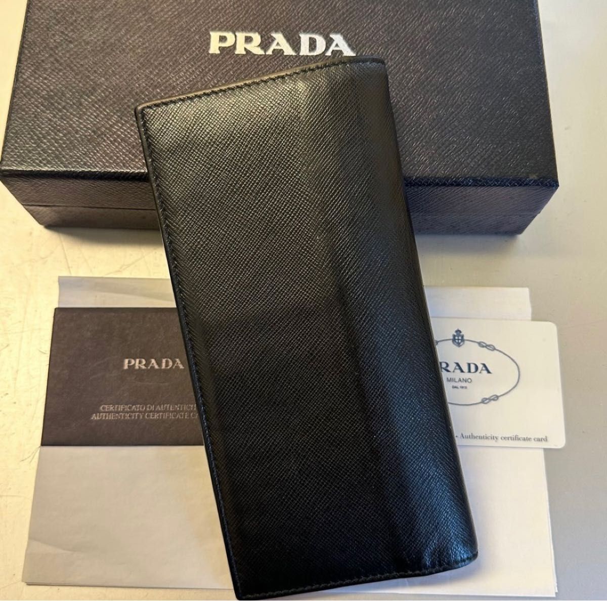 未使用に近い プラダ PRADA 財布 長財布 サフィアーノレザー 未使用に近い プラダ PRADA 財布 長財布 サフィアーノレザー