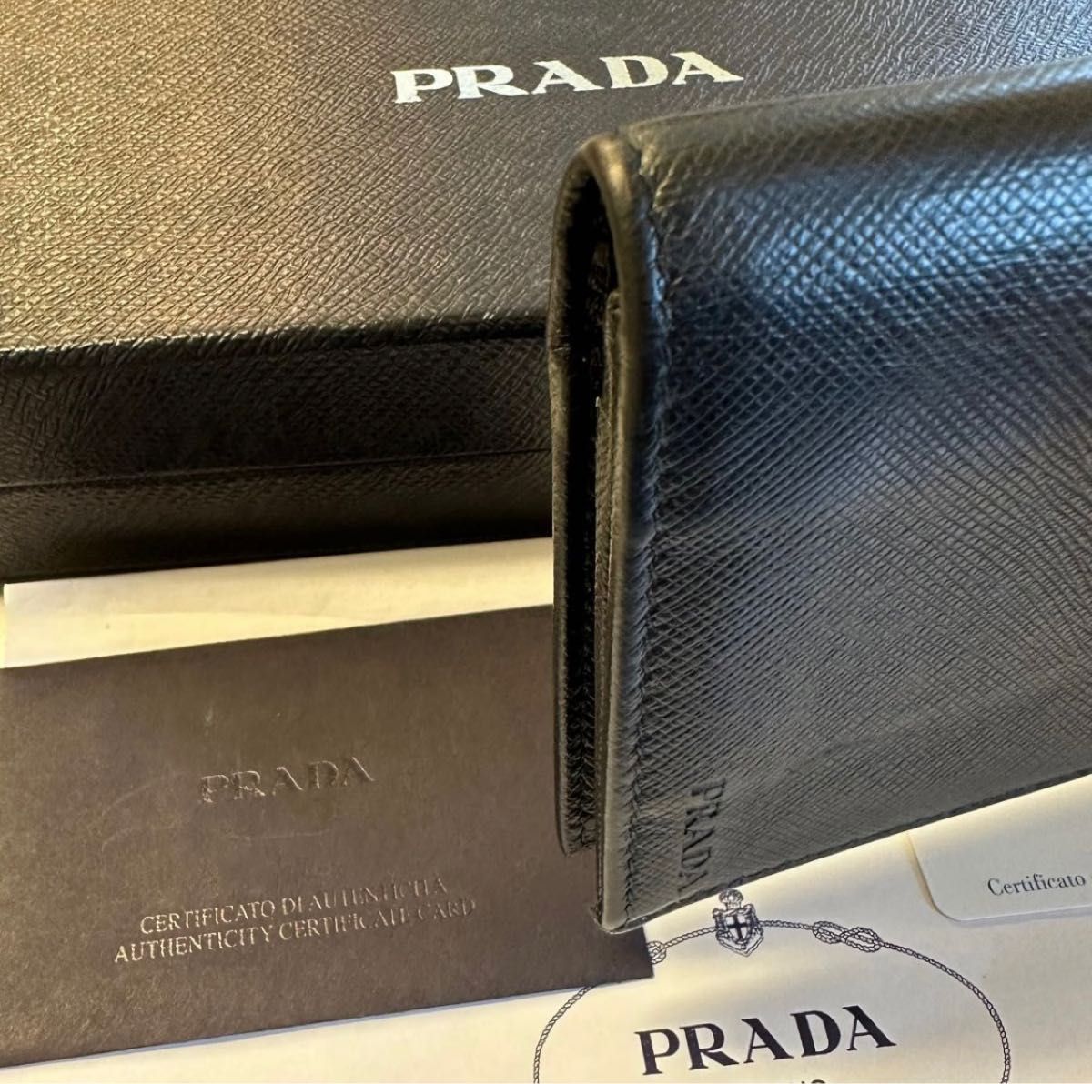 未使用に近い プラダ PRADA 財布 長財布 サフィアーノレザー 未使用に近い プラダ PRADA 財布 長財布 サフィアーノレザー
