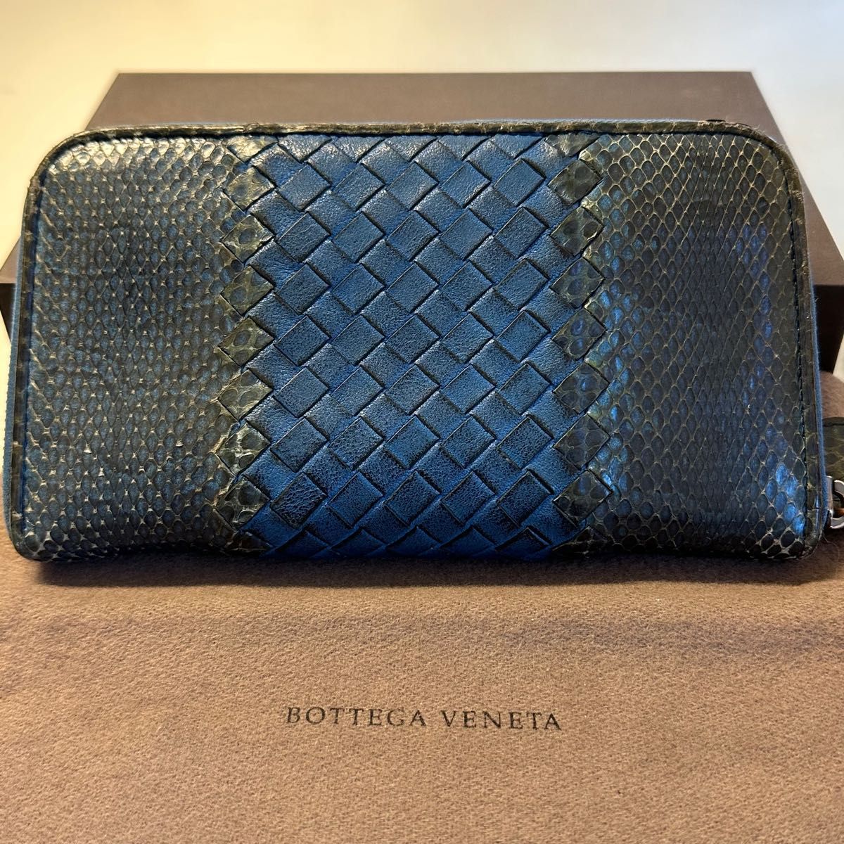 新品同様 希少 ボッテガヴェネタ BOTTEGA VENETA パイソン 財布 長財布