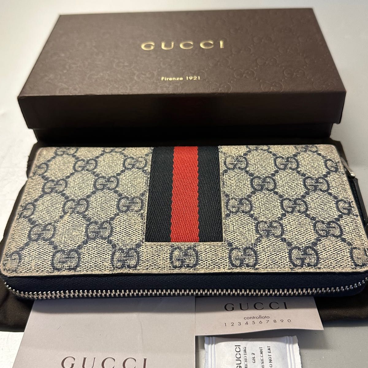 未使用に近い グッチ GUCCI 財布 長財布 GGスプリーム シェリーライン