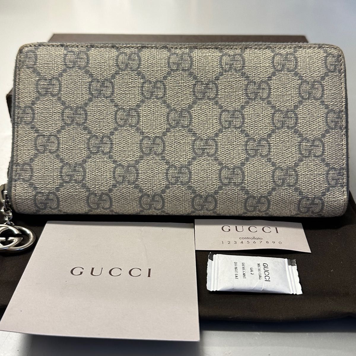 未使用に近い グッチ GUCCI 財布 長財布 GGスプリーム ラウンド