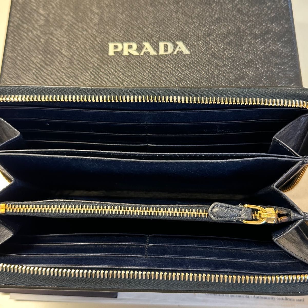 新品同様！　プラダ　PRADA 財布　長財布　キルティング　ラウンドファスナー