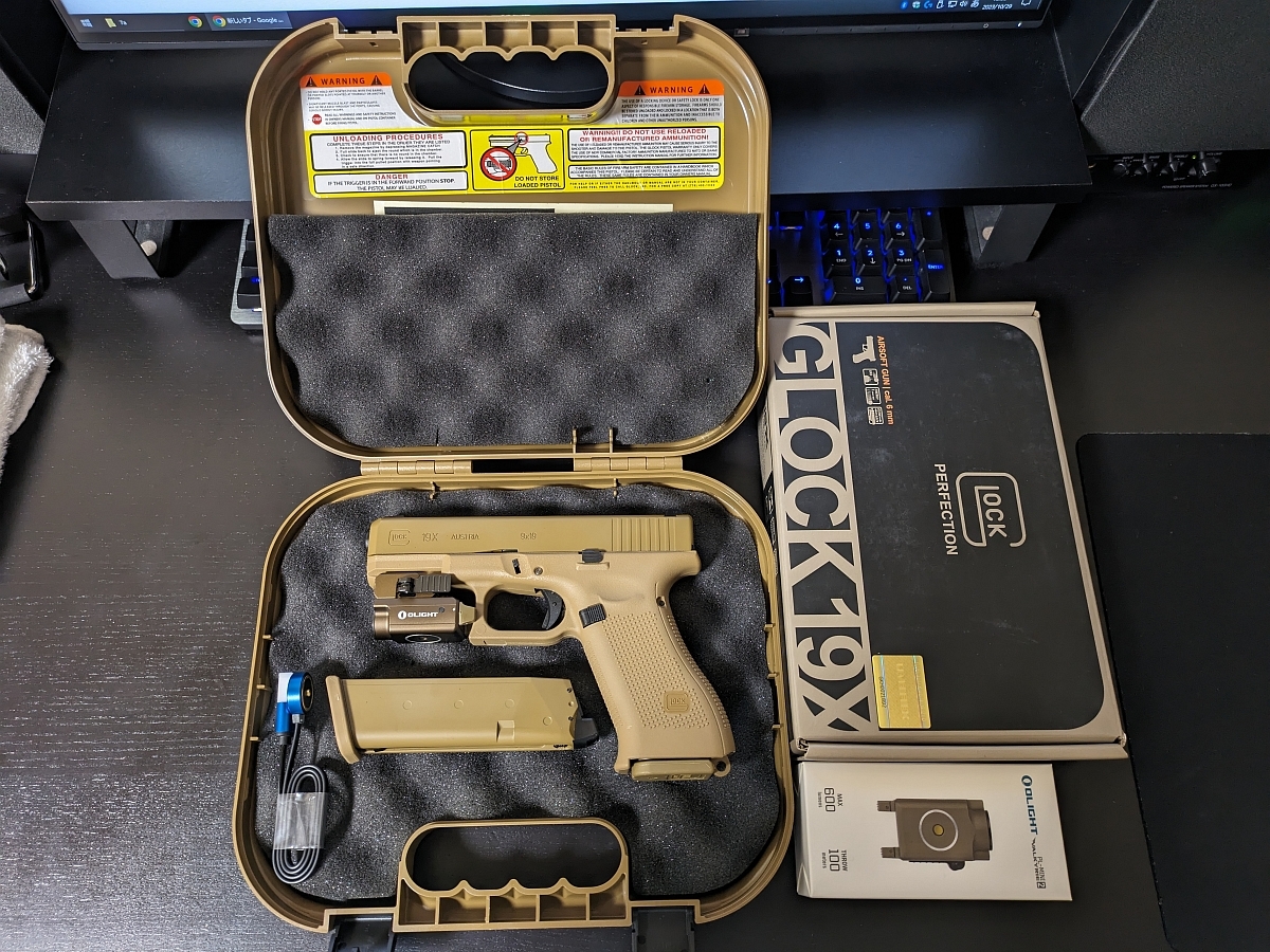 VFC/UMAREX GLOCK19X OLIGHT PL-MINI2 実物純正ガンケース付き-