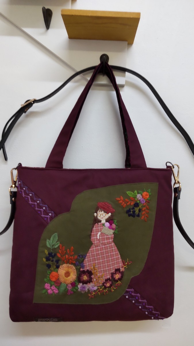 ＊ハンドメイド＊手刺繍＊女の子＊花＊ショルダーバッグ＊_画像2