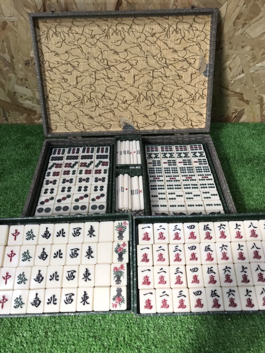 10A62 麻雀牌 麻雀パイ 昭和レトロ マージャン 牌 麻雀セット 中古品　サイコロ2個_画像3