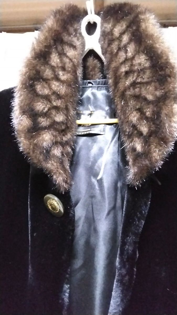 美品ベルベットロングコート　襟がフェイクファー身頃は高密度毛足の長いベルベットゴージャスな深い毛足　ディナーショーにパーティーに