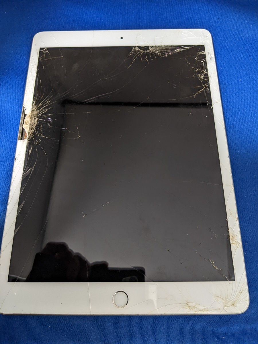 JS1145 iPad 第8世代 A2270 Appel アップル タブレット アイパッド 動作未確認 現状品 JUNK 送料無料