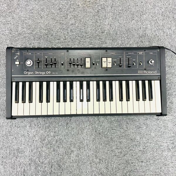 M004-Z1-821 Roland ローランド RS-09 organ/strings 09 電子オルガン