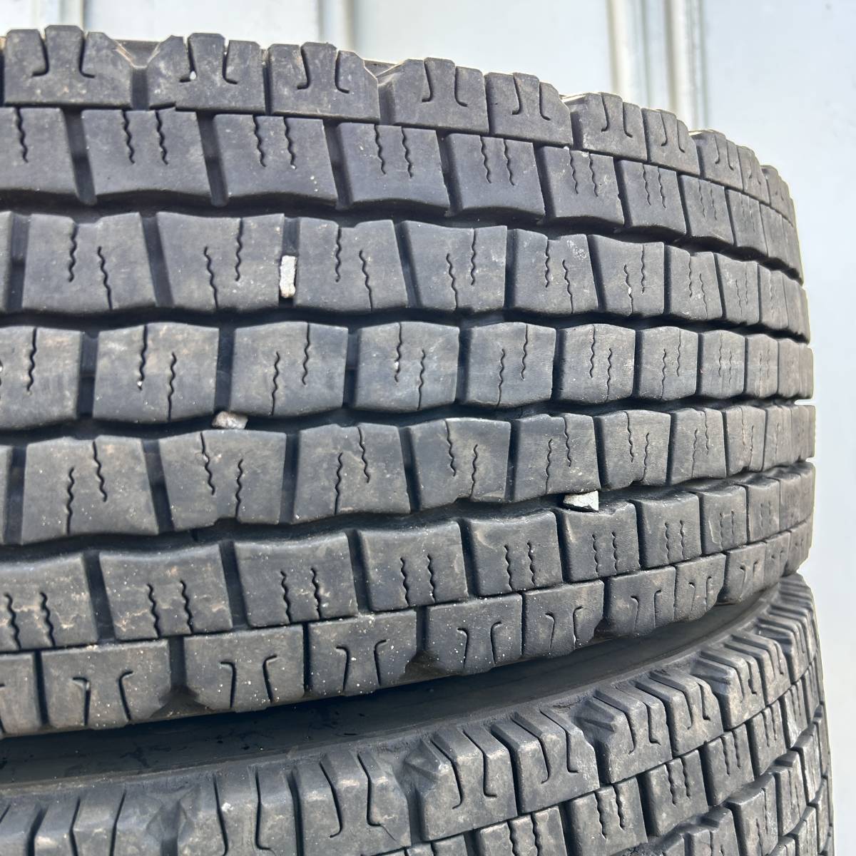 送料無料　4トン車 スーパーバリ山★ 225/80R17.5 123/122L 2021年製 ダンロップ SP081 6本セット スタッドレス 6本セット　28_画像2