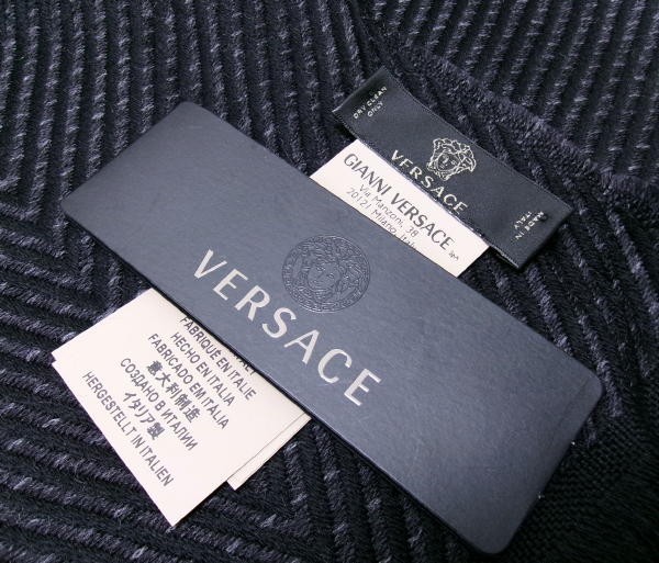 新品★VERSACE★ヴェルサーチ★イタリア製 ウールマフラー②★ブラック グレー_画像4