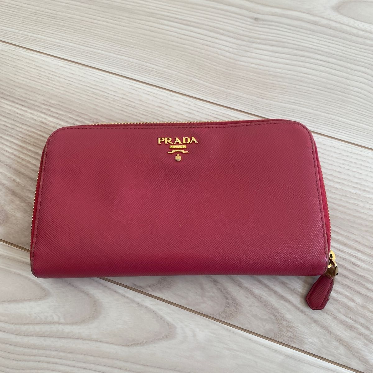 長財布 ラウンドファスナー ラウンドファスナー長財布　プラダ　PRADA