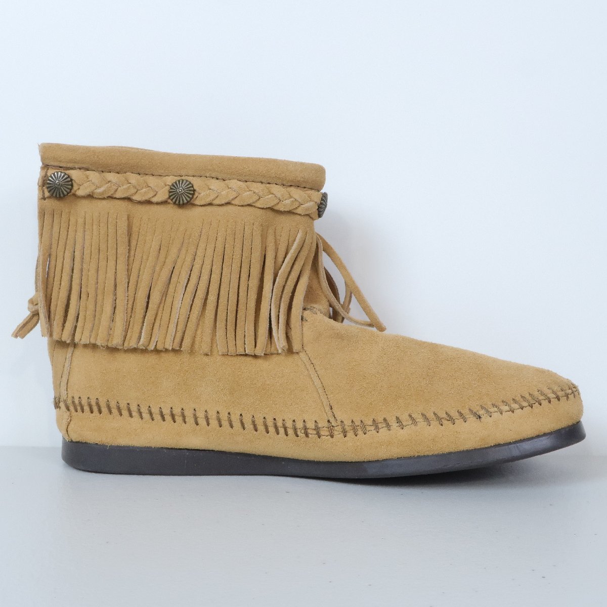 MINNETONKA ミネトンカ★可愛いコンチョ付き♪フリンジ スエード ショートブーツ HI TOP BACK ZIP BOOT TAUPE系 8インチ(25cm) k2342_画像5