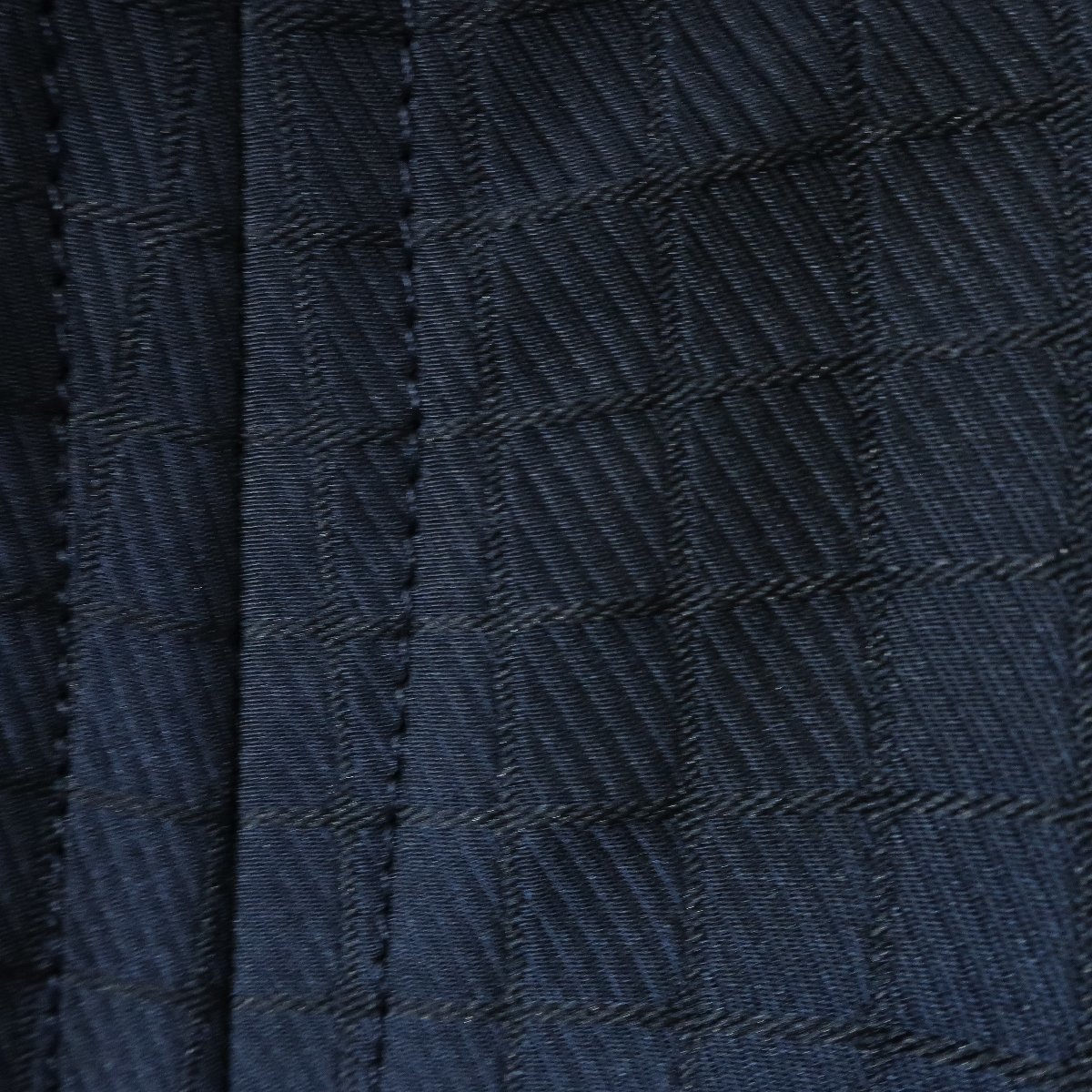 【極美品】アマカ AMACA★スカート ボックスプリーツ サイズ38 格子柄 張りのある素材 光沢あり ネイビー系 z4421_画像3