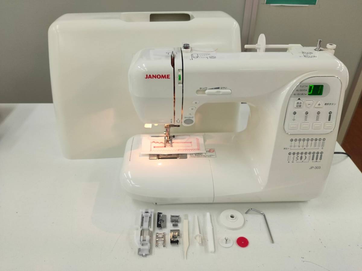 ★JANOME（ジャノメ）　JP-303　【MODEL 843型】　☆通電・試し縫い確認済み☆ジャンク品☆1円スタート_画像1