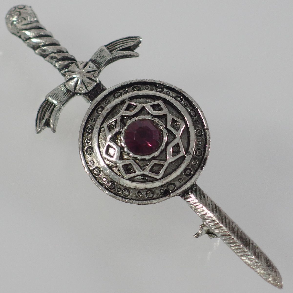 UK1219*so-do& shield ... motif purple rhinestone Celt vai King Britain Vintage brooch *