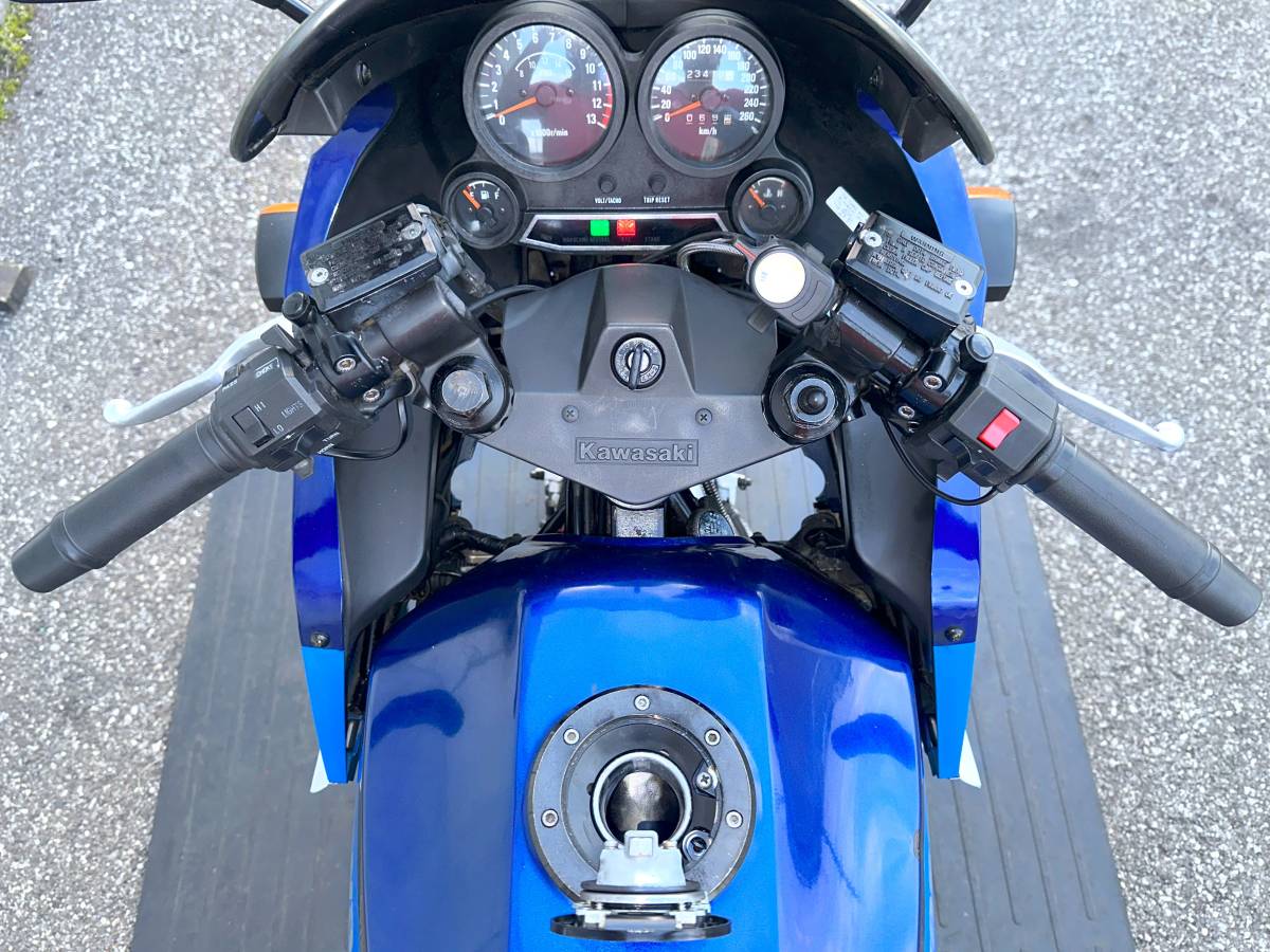 GPZ900R A3 車体の状態とても良いです!! KAWASAKI カワサキ エンジン実働 動画あり 旧車絶版車 ニンジャ NINJA GPZ750R トップガン_画像9