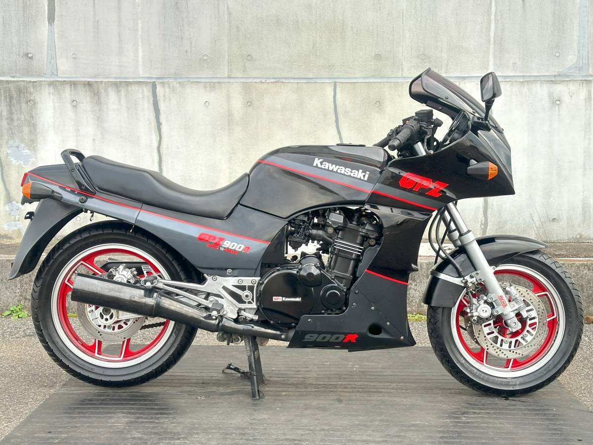 極上GPZ900R A5 エンジン絶好調!! 外装とても綺麗です!! KAWASAKI カワサキ エンジン実働 動画あり ニンジャ NINJA GPZ750R_画像7