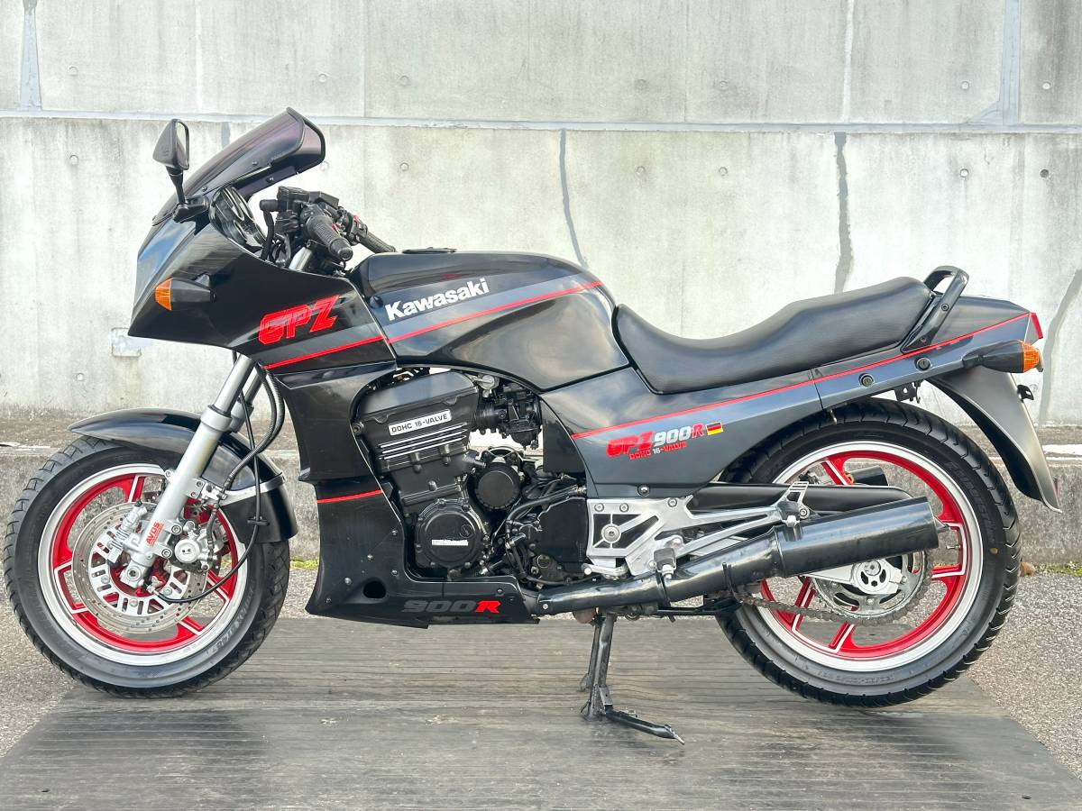 極上GPZ900R A5 エンジン絶好調!! 外装とても綺麗です!! KAWASAKI カワサキ エンジン実働 動画あり ニンジャ NINJA GPZ750R_画像6