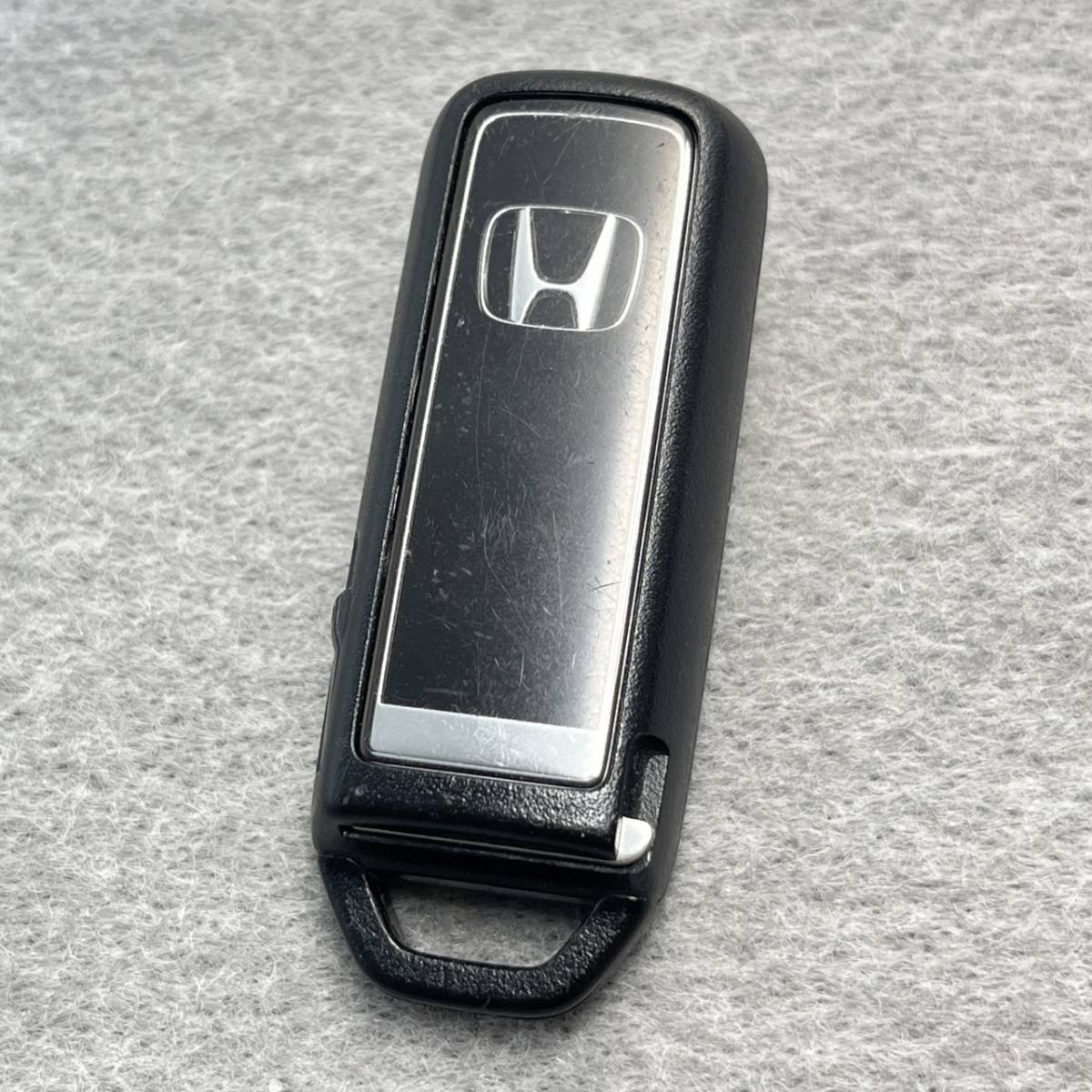 送料無料 ホンダ N-BOX 純正 スマートキー 3ボタン HOLD 送料無料 ホンダ N-BOX 純正 スマートキー 3ボタン HOLD