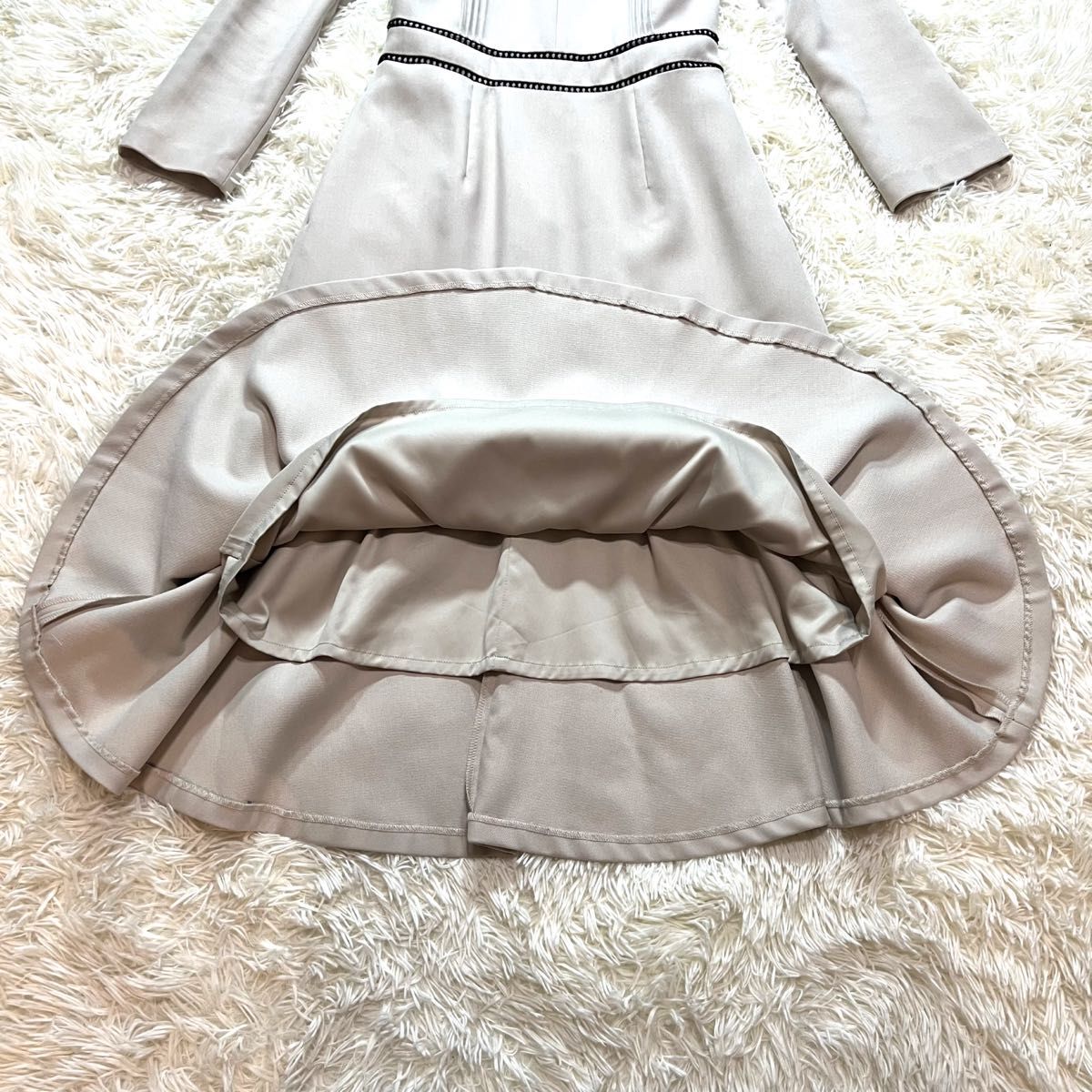 美品】セルフォード レース切替ワンピース 長袖 ベージュ フレア 美品】セルフォード レース切替ワンピース 長袖 ベージュ フレア