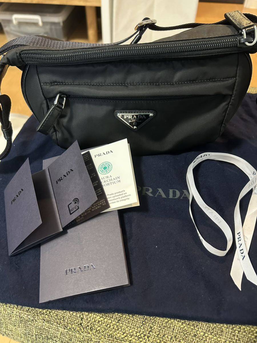 PRADA プラダ Re-Nylon xサフィアーノレザー ショルダーバッグ