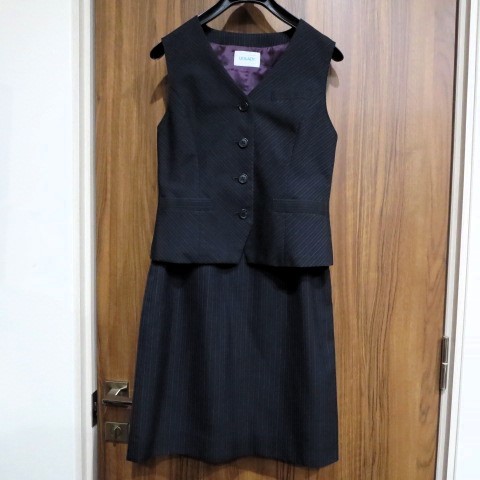 【中古】7号　事務服　ベスト　タイトスカート　オフィス　OL制服　上下セット　ストライプ　濃紺　UNILADY（ユニレディ）②_画像2