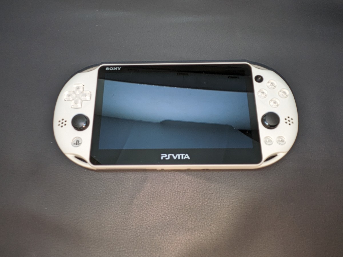 中古美品　PS VITA(PCH-2000)箱有　ソフト1点セット　PlayStation Vita　グレイシャー　ホワイト SONY