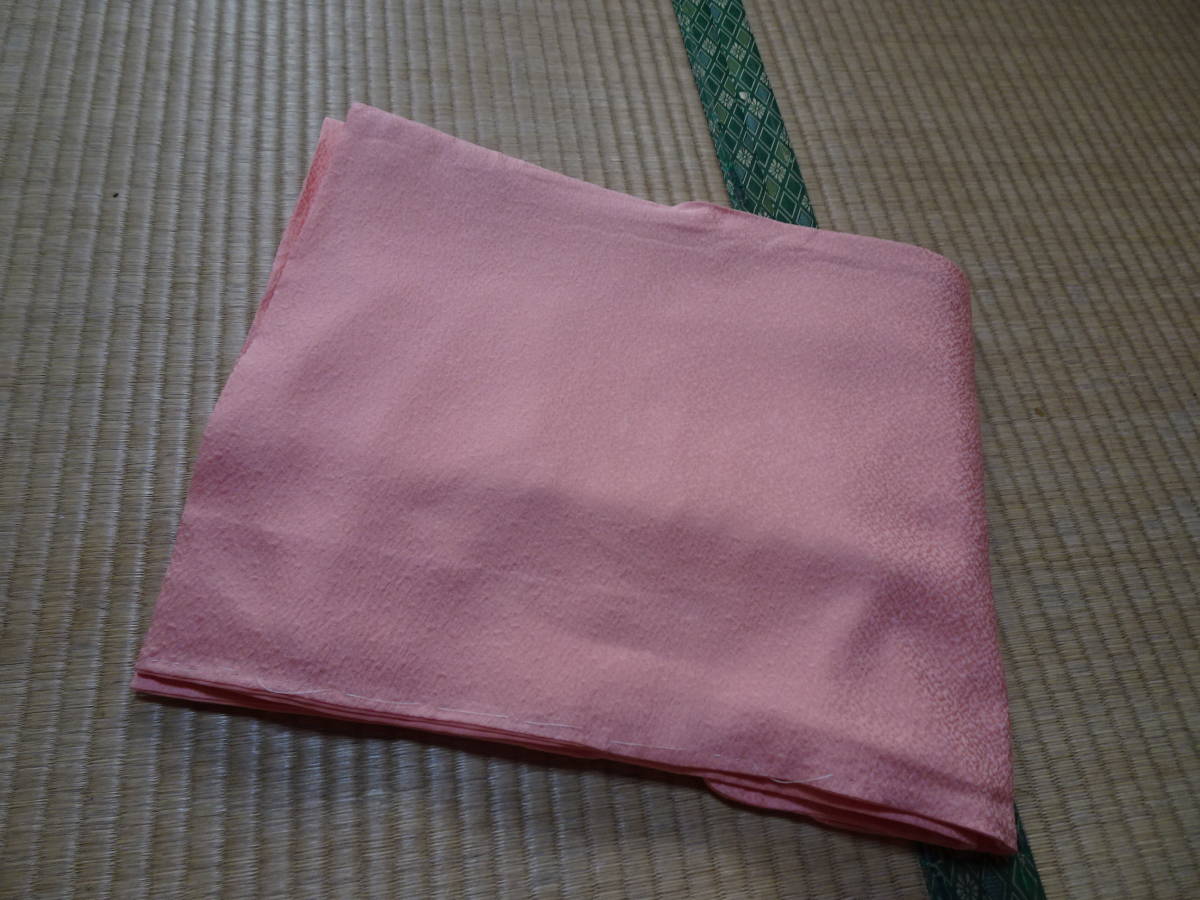 スワトウ刺繍が素敵なピンクの付け下げ（未使用品）裄６８cm　正絹　袷　紋なし_画像9