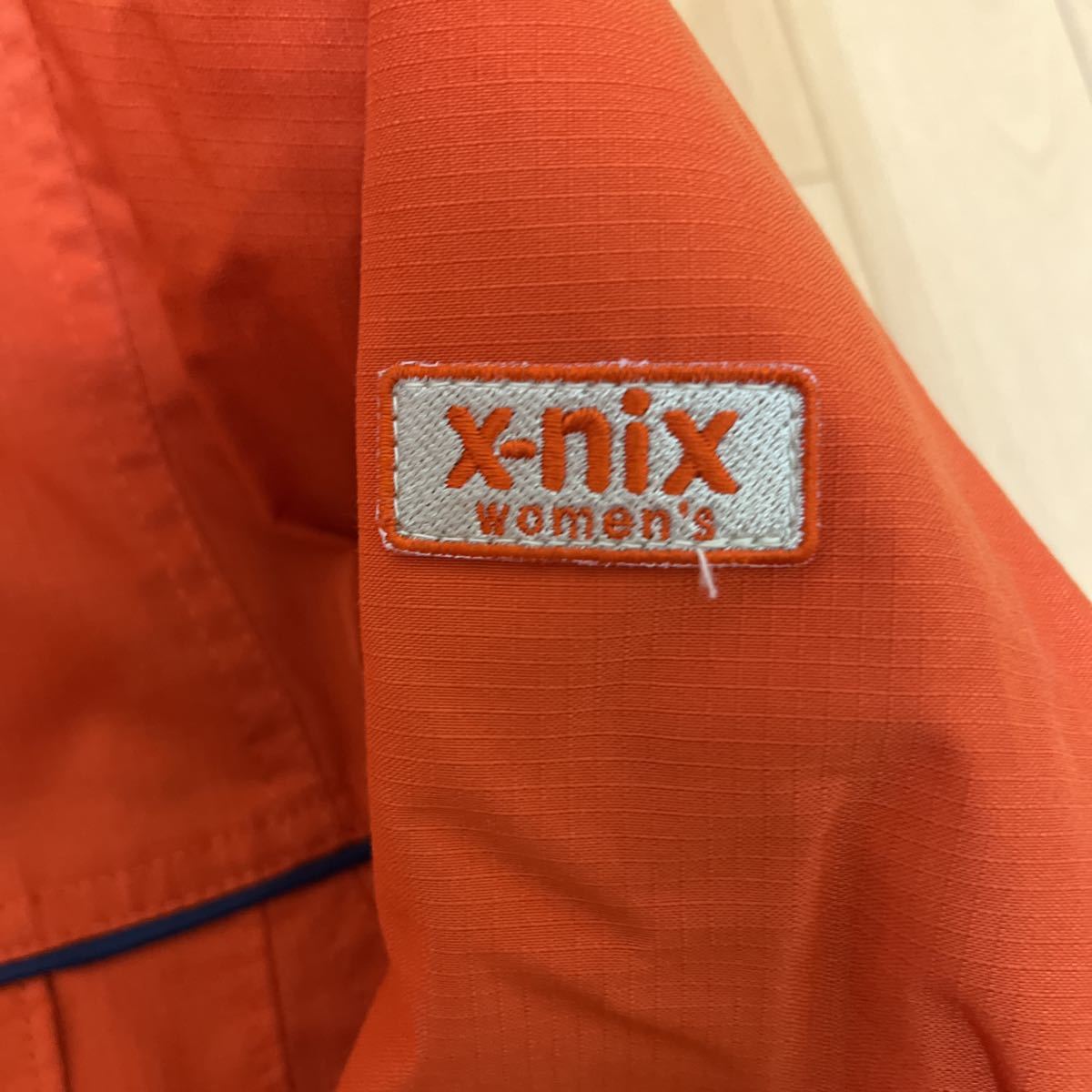 美品　XNIX スノーボードジャケット 日本サイズ9号 レディース_画像2
