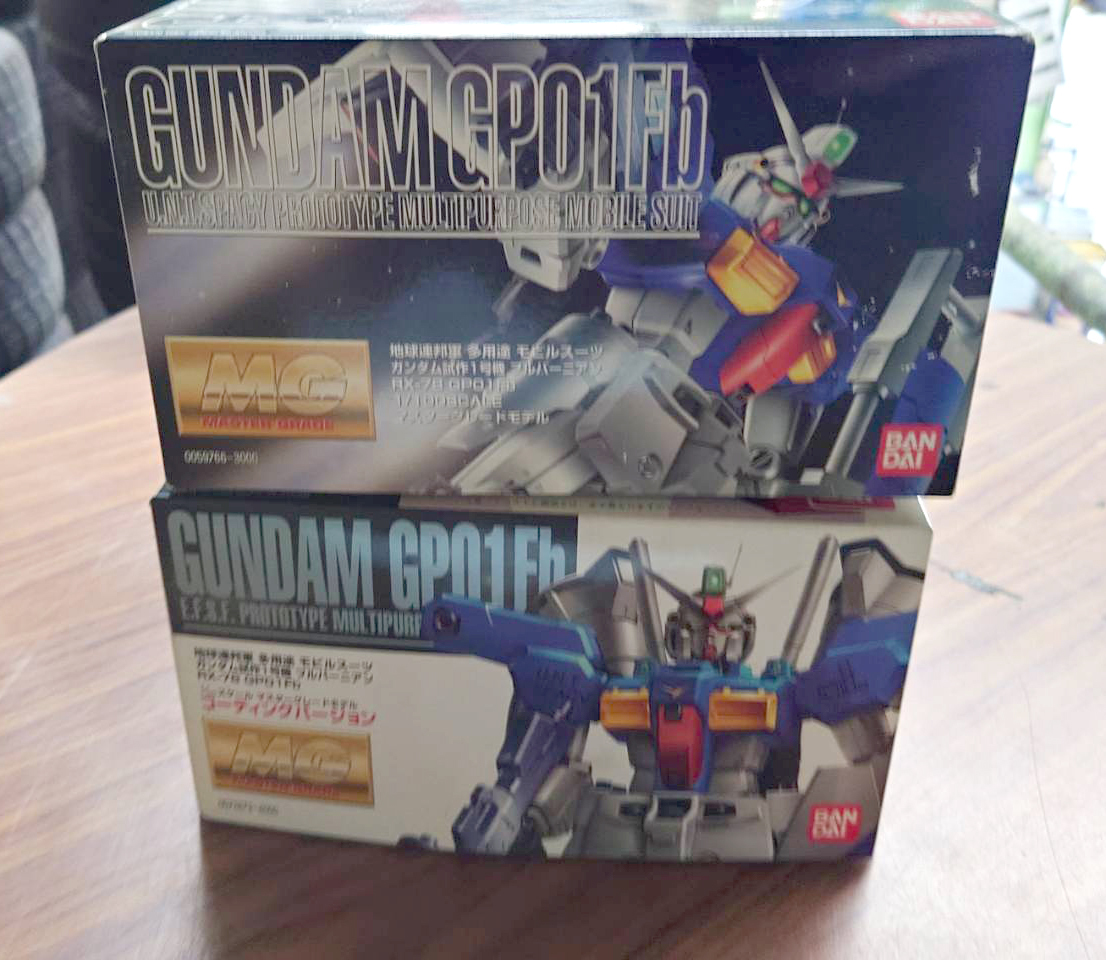 【当時物/希少品】バンダイ 1/100 MG マスターグレード RX-78 GP01Fb ガンダム試作1号機 フルバーニアン 通常版/コーティングバージョン2種_画像4