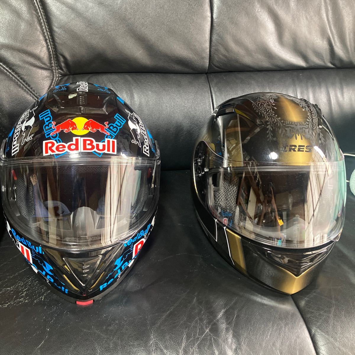 レッドブルｘフォックス RED BULL モトクロス オフロードヘルメットとNINJA ニンジャ フェニックスグラフィック クレスト　セット　_画像1