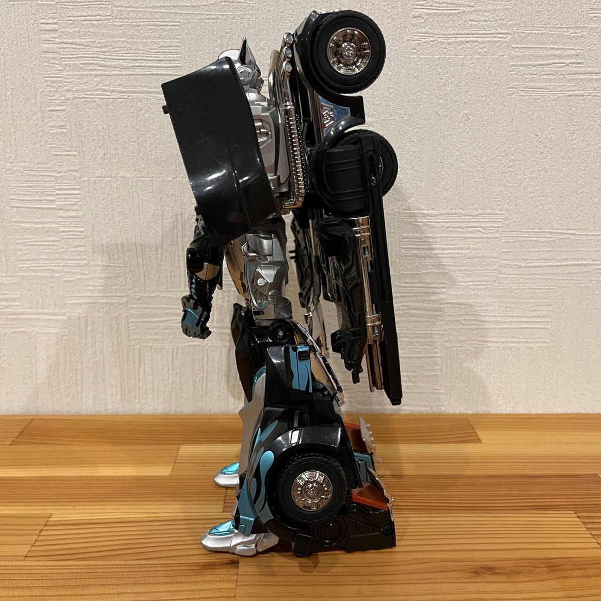 トランスフォーマー ブラックナイトオプティマスプライム トイザらス限定