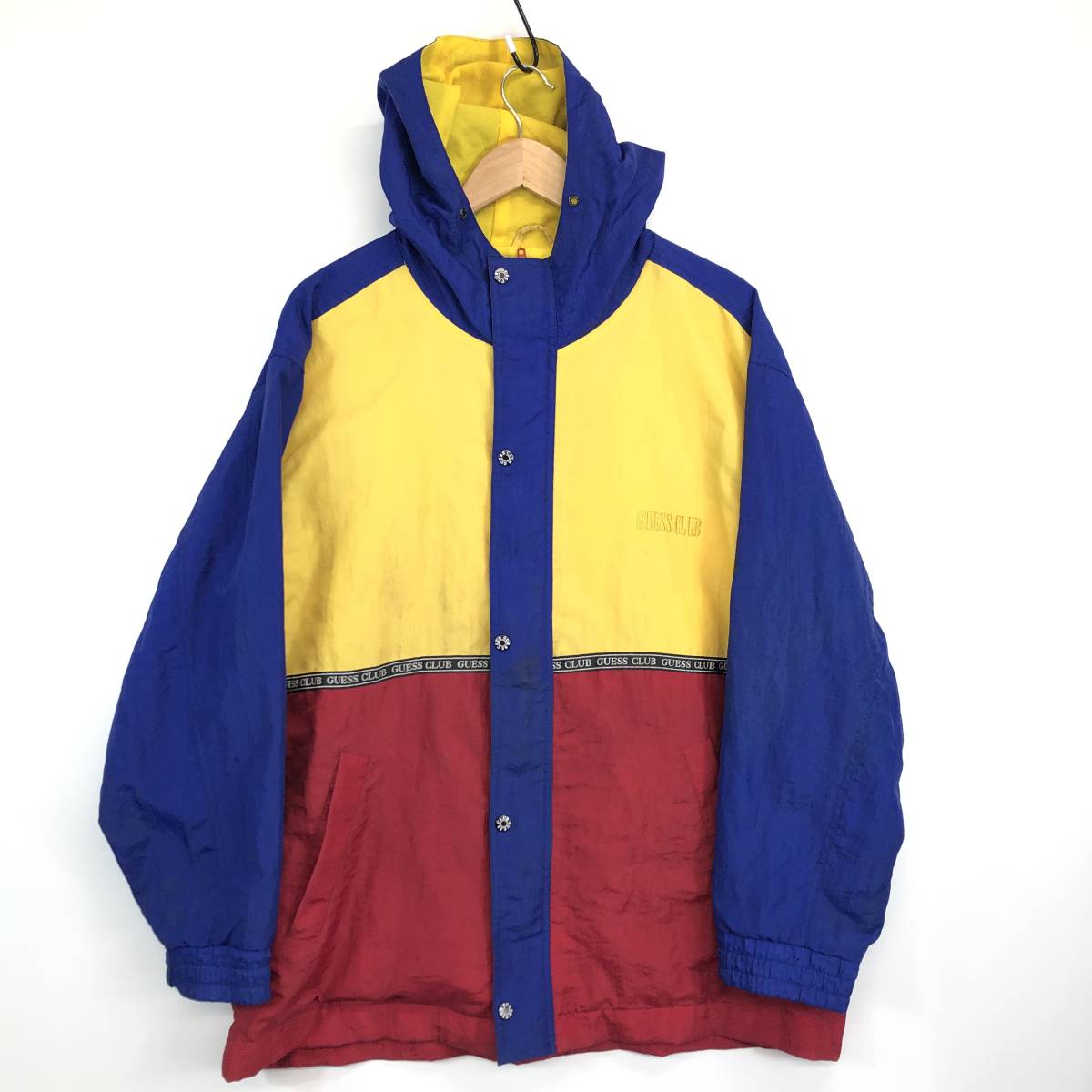 GUESS CLUB SPORTS ゲススポーツ 裏地付き ナイロンパーカー L GUESS CLUB SPORTS ゲススポーツ 裏地付き ナイロンパーカー L