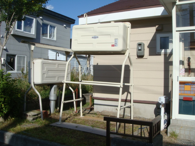 高足　高脚　屋外用灯油タンク　サンライズホームタンク　500型　札幌近郊のサムネイル