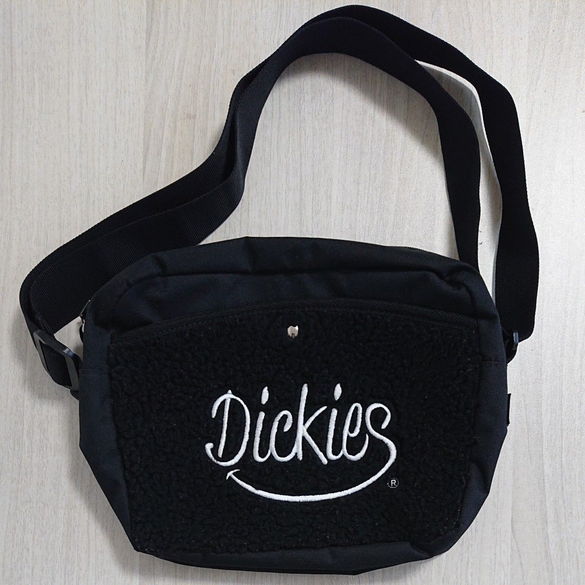 【中古品】Dickies ディッキーズ  ブラック ボア ショルダーバッグ