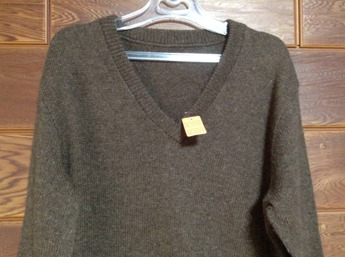 ニット、セーター　　茶色　　Ｖネック　　０６１５－Ｌ_画像2