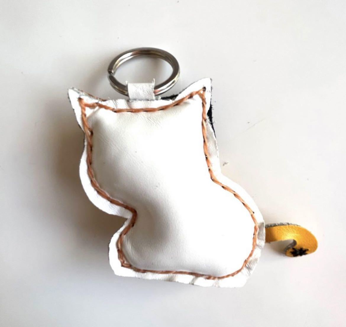 * free shipping * new goods original leather key holder hand made leather key holder bag charm key ring .. cat cat 