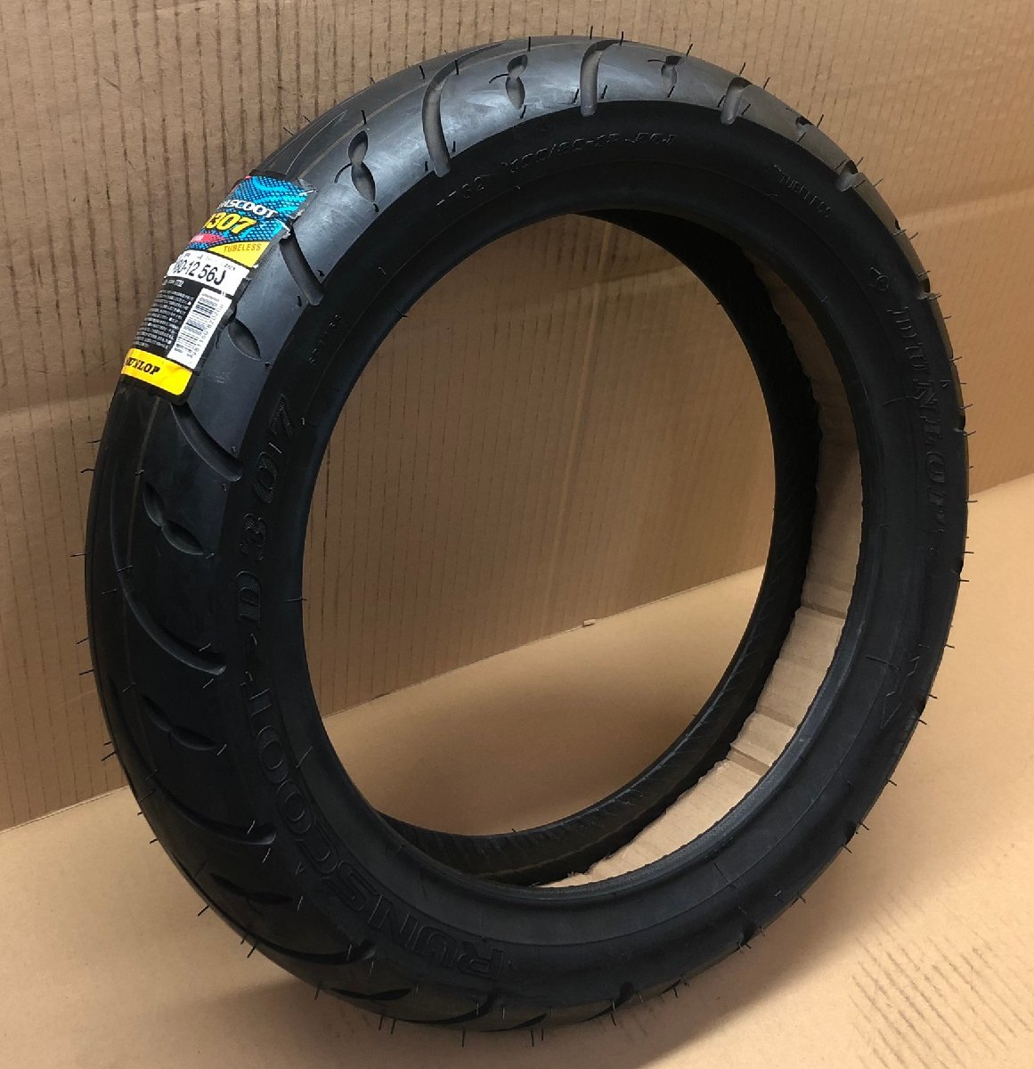 展示品1点限★DUNLOP ダンロップ★RUNSCOOT D307●100/80-12●リア(or)フロント/タイヤ/チューブレス 56J●ZZ アドレス50 アドレス110 R498_商品画像です。