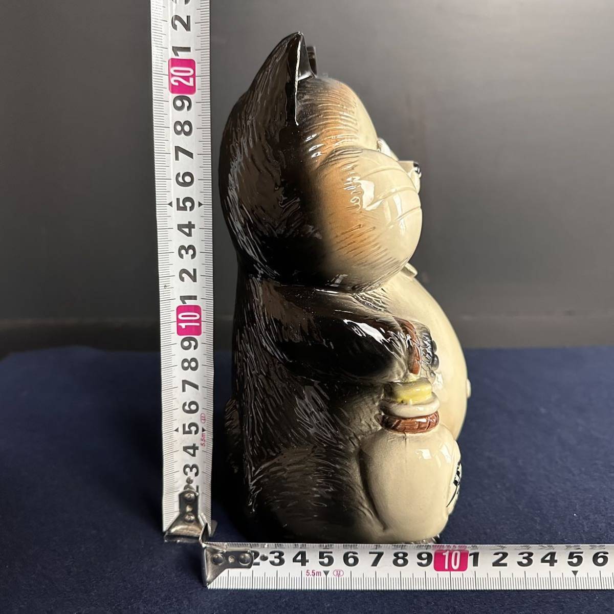 [SX228] 陶器製 狸 たぬき 貯金箱 置物 高さ約22cm 定期預金 招福開運 縁起物 インテリア オブジェ 玄関の画像10
