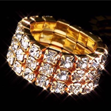 人気の新作 ダイヤモンドの指輪 フルダイヤリング ゴージャス 豪華