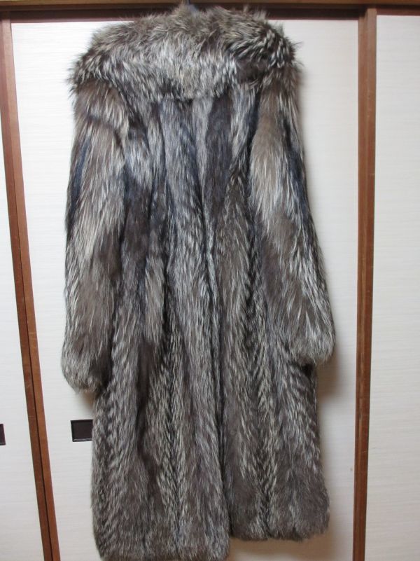 シルバーフォックス ロングコート 毛皮 Lサイズ？ 丈116cm　/　衣類　服