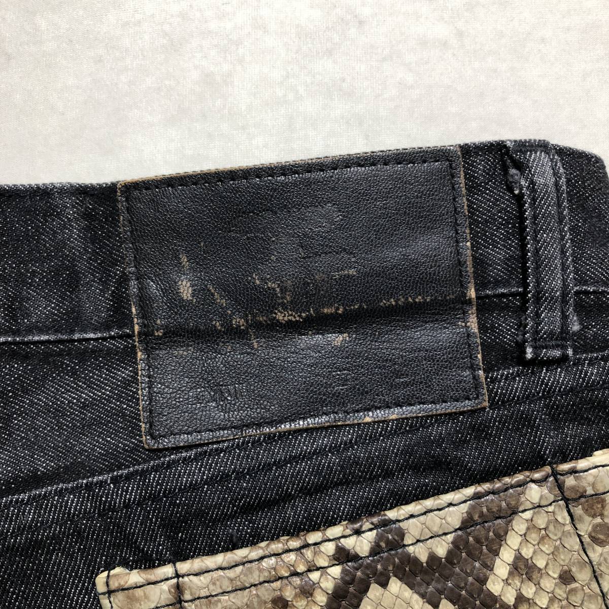 TOKYO JEANS 東京ジーンズ TJ-7 デニム ジーンズ 黒 蛇革 ポケット w28 美品 管理A437_画像8