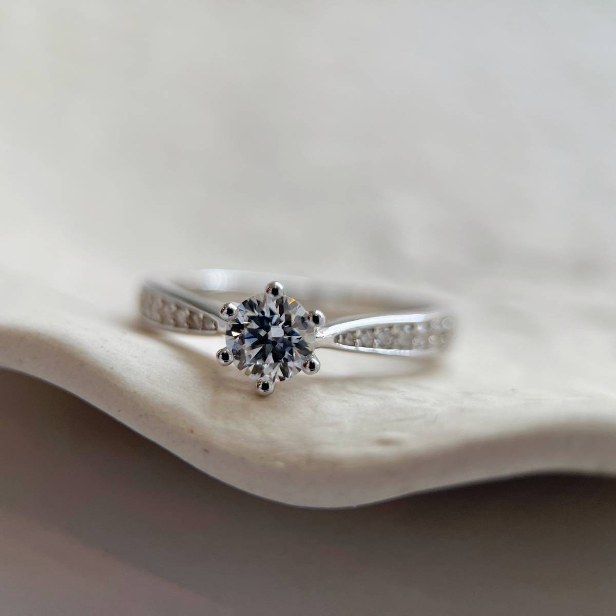 9号 モアサナイト 0 5ct ソリティアリング silver925|Yahoo 9号 モアサナイト 0 5ct ソリティアリング silver925|Yahoo