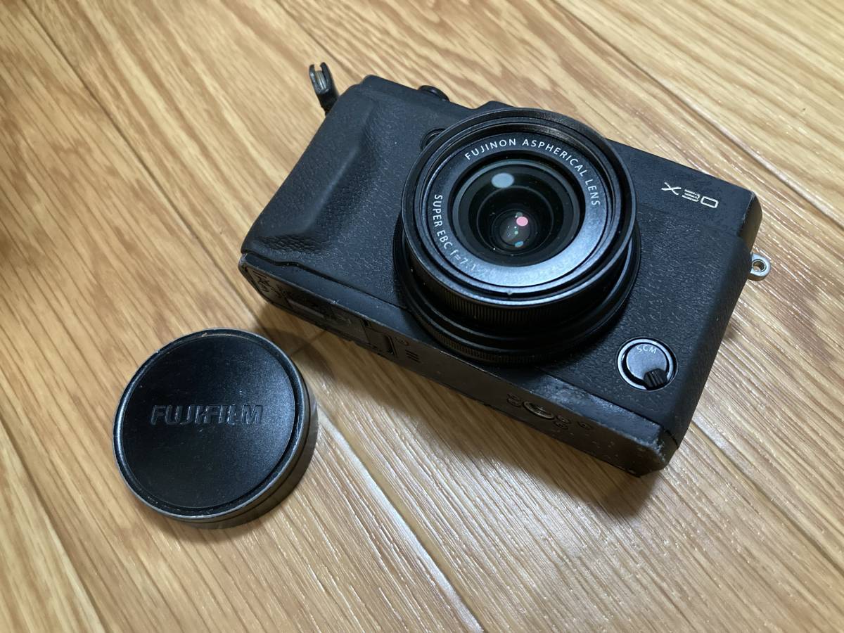 FUJIFILM X30 SUPER EBC 7.1-28.4mm 1:2.0-2.8 コンパクトデジタルカメラ 中古