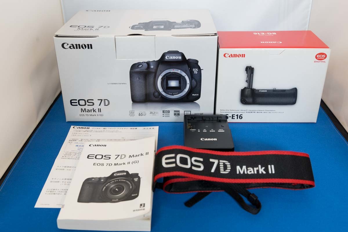 国内最安値！ EOS 7D Mark II + バッテリーグリップ BG-E16 キヤノン