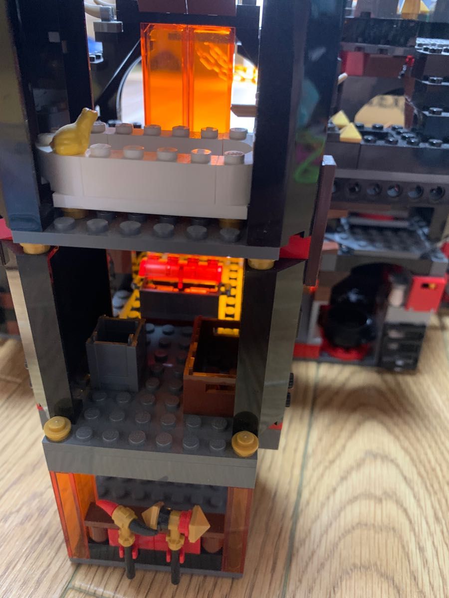 レゴ (LEGO) ネックスナイツ 悪のメガマグマ神殿 70323 現状品